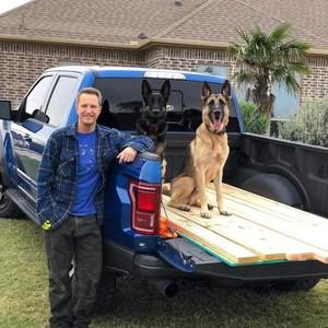 Meet your Posher, Travis